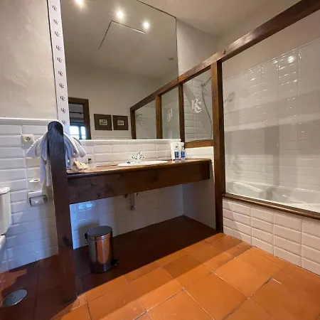 Rectoral De Cines 4*