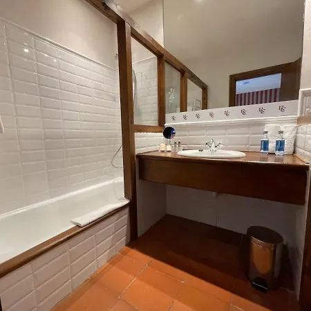 Hotel Rectoral De Cines 4*