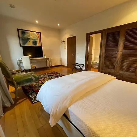 Rectoral De Cines Hotel Oza de los Ríos