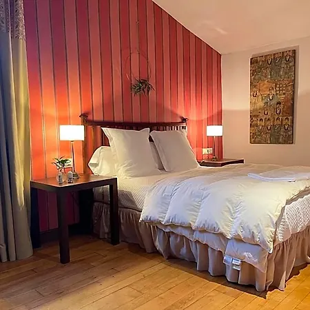 Rectoral De Cines Hotel Oza de los Ríos