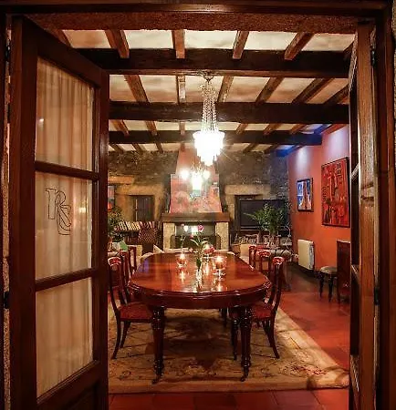 Rectoral De Cines Hotel Oza de los Ríos