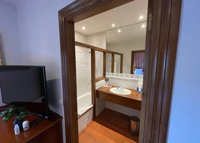 Hotel Rectoral De Cines 4*