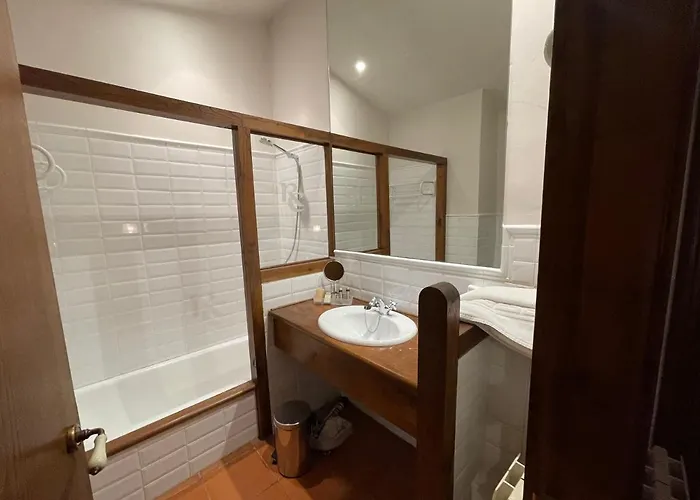 Hotel Rectoral De Cines Oza de los Ríos