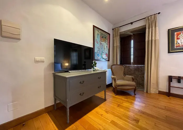 Rectoral De Cines Hotel Oza de los Ríos