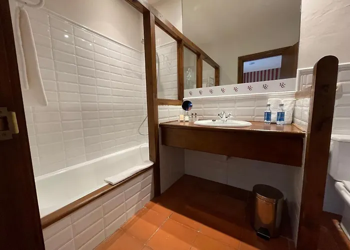 Hotel Rectoral De Cines 4*