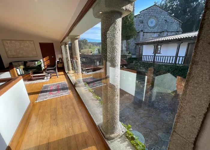 Rectoral De Cines Hotel Oza de los Ríos