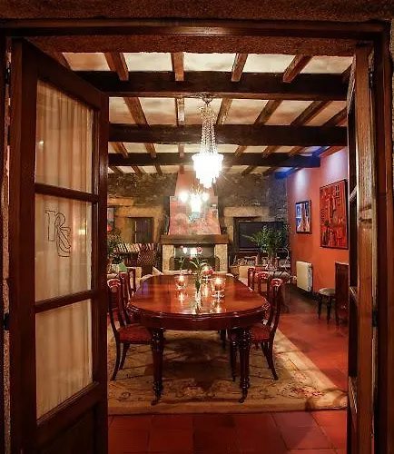 Rectoral De Cines Hotel Oza de los Ríos